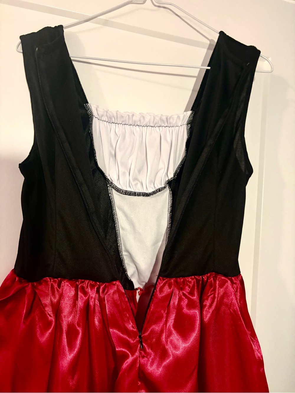 LITTLE RED RIDING HOOD | Halloween Costume | Women’s Size M - Picture 10 of 17